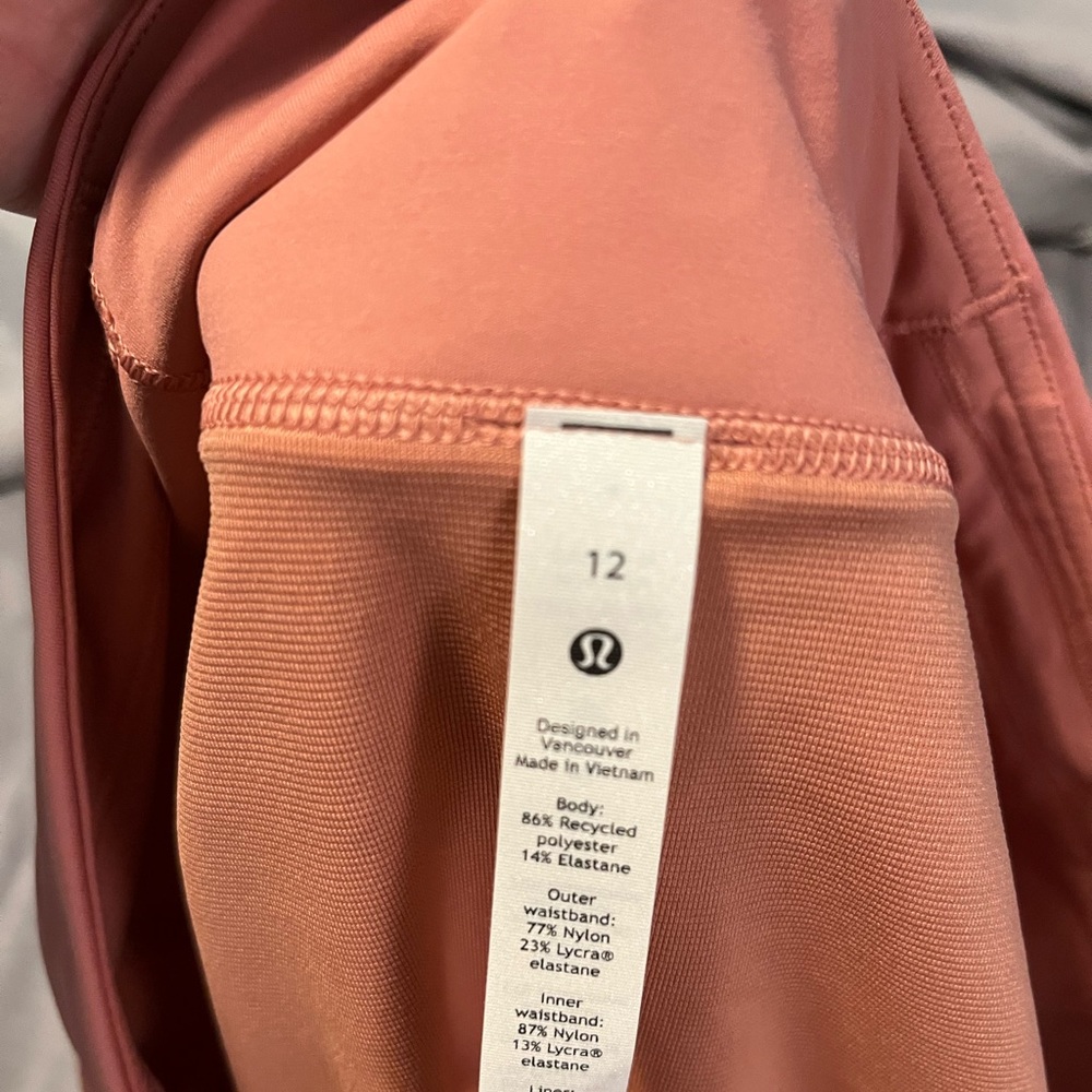 Lululemon speed up mid rise shorts 4”